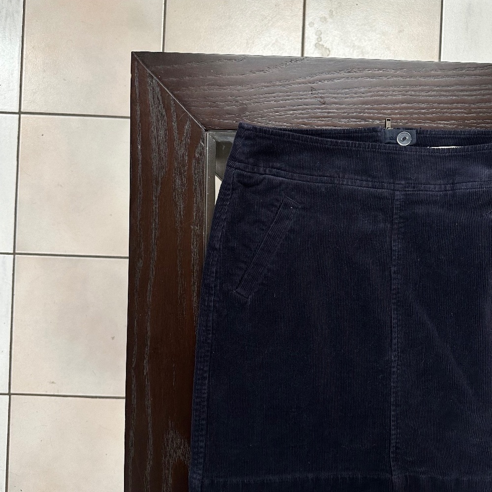 *LOFT* Petite Dark Blue Corduroy Skirt w/ Pockets Size 0P - Picture 2 of 7